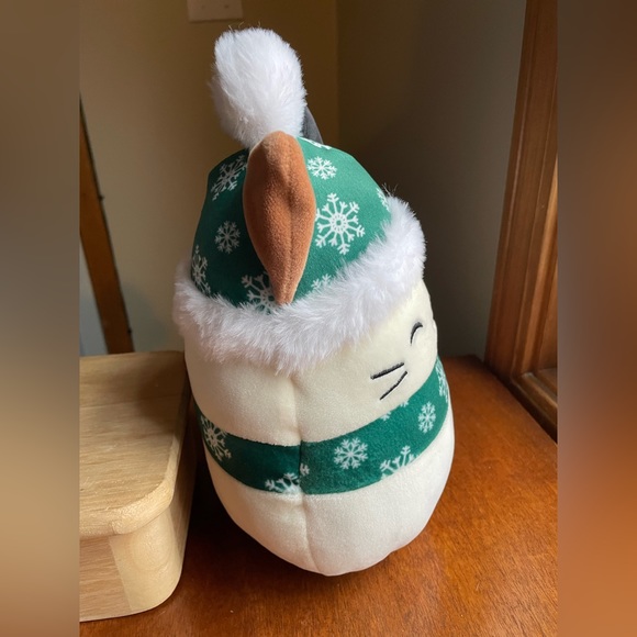 SQUISHMALLOWS  Cam the Calico Cat Winter Snowflake hat and scarf plush 8" - Picture 5 of 6